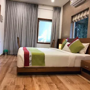 Hotel Benale International